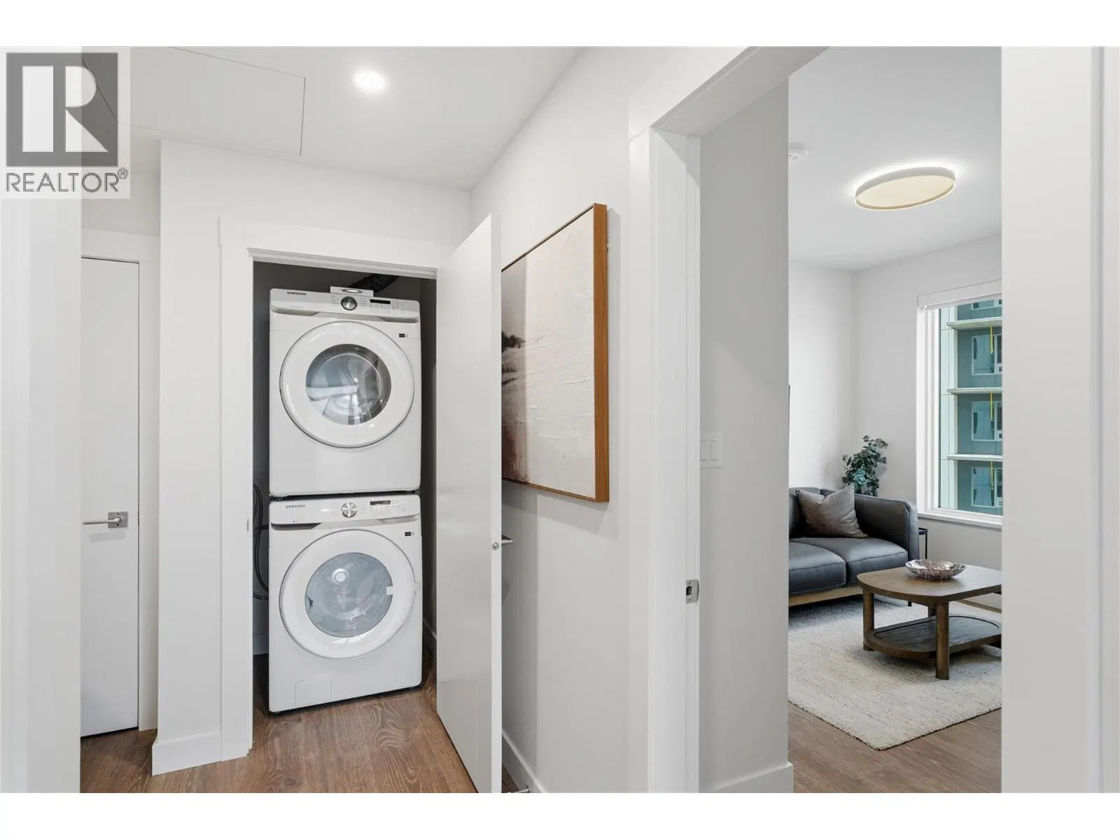 Photo 3 of 33 at #508 – 460 Nicola Street