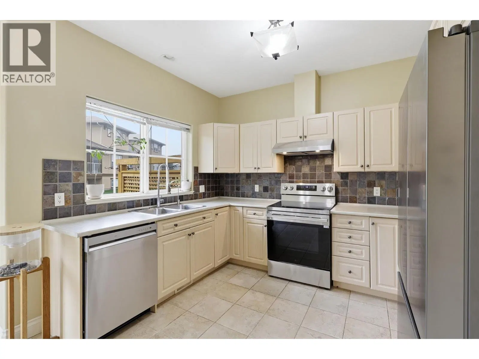 Photo 4 of 48 at #30 – 1055 ABERDEEN Drive