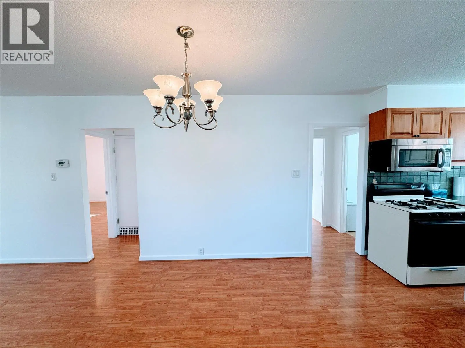 Photo 5 of 35 at 2152 Mamette Avenue