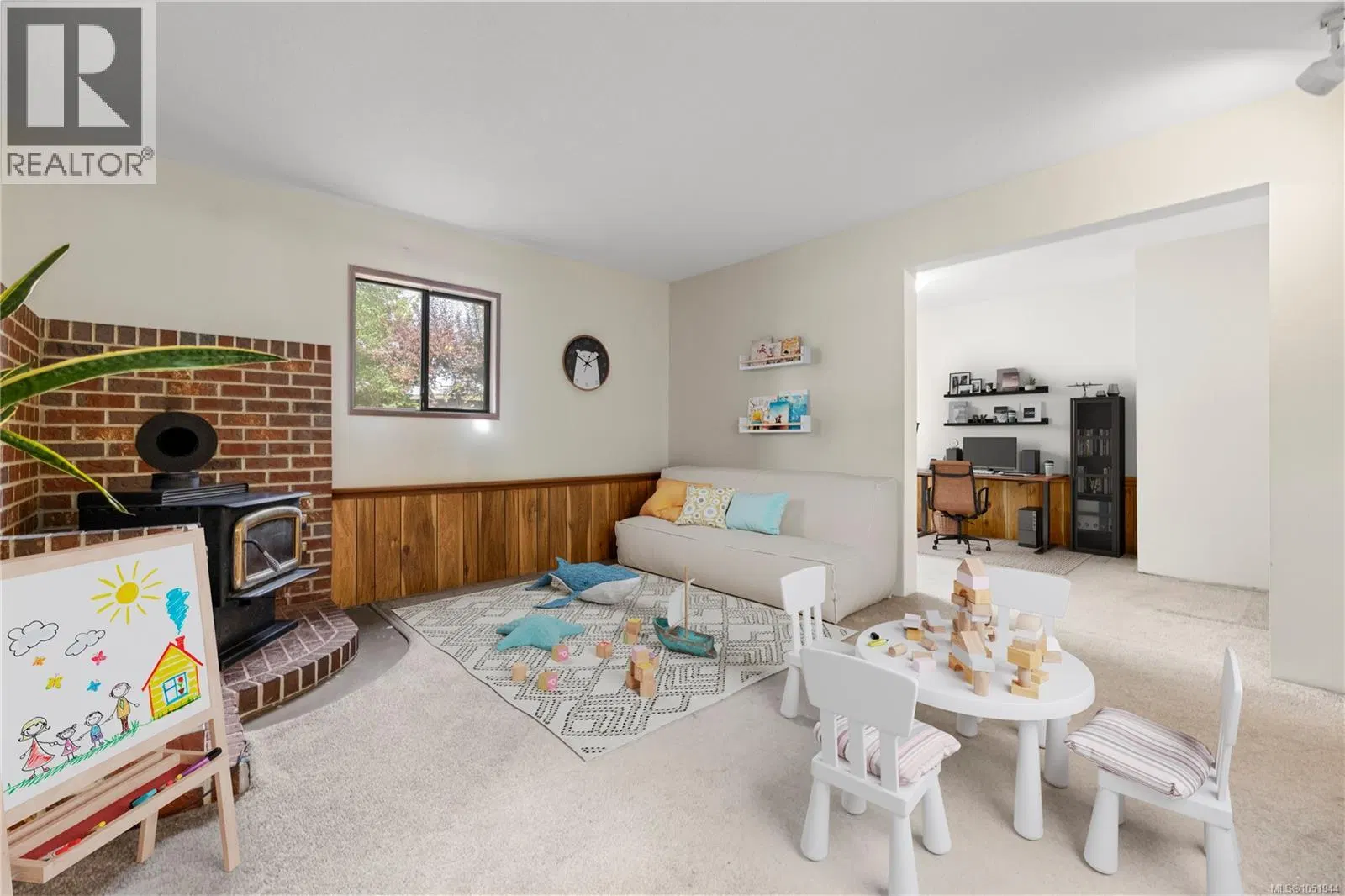 Photo 5 of 35 at 443 Hoylake Road
