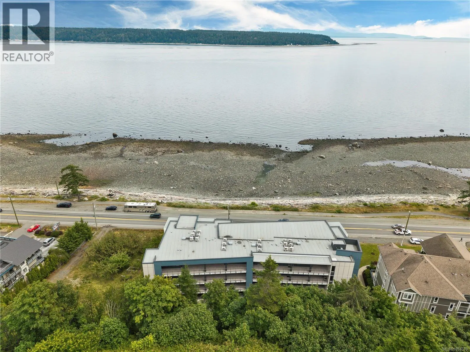 Photo 5 of 66 at #404 – 536 Island Highway