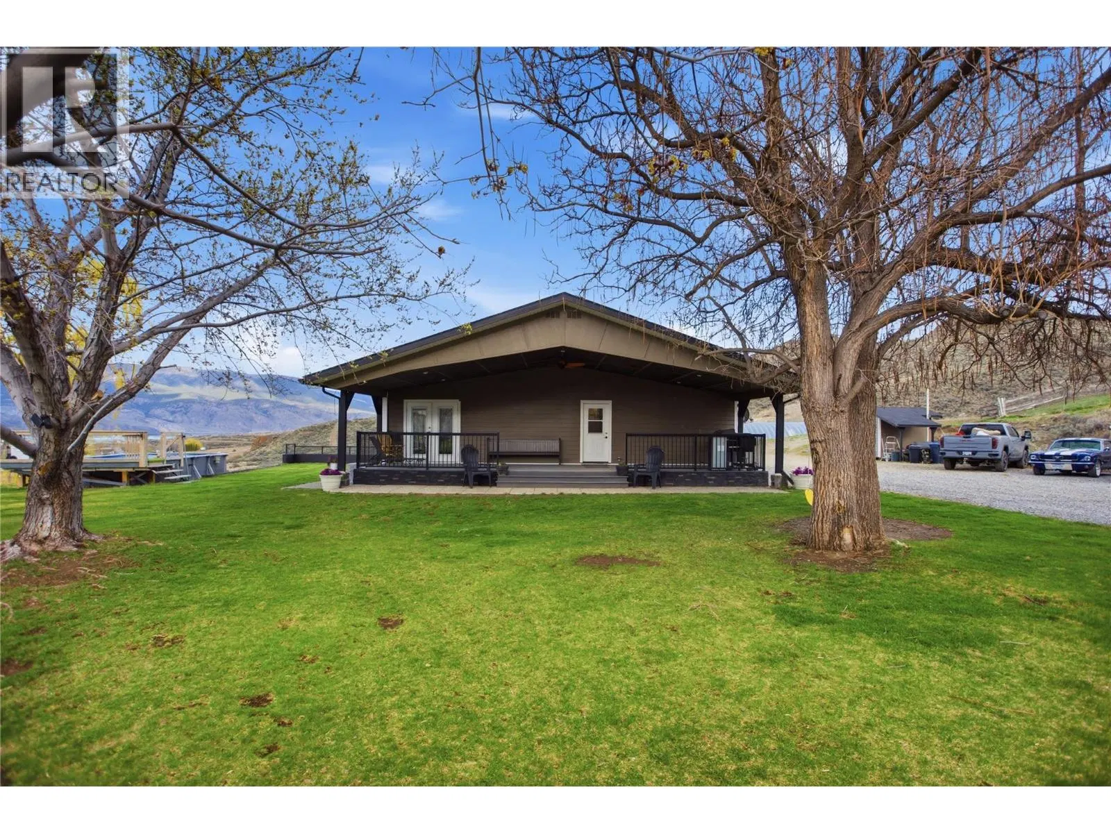 Photo 3 of 41 at 6998 Vista Drive