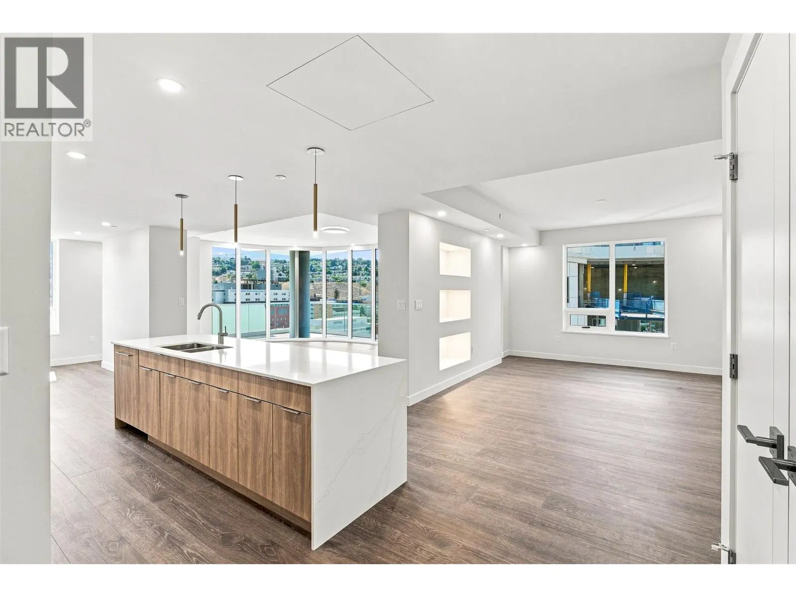 Photo 2 of 63 at #1905 – 460 NICOLA Street