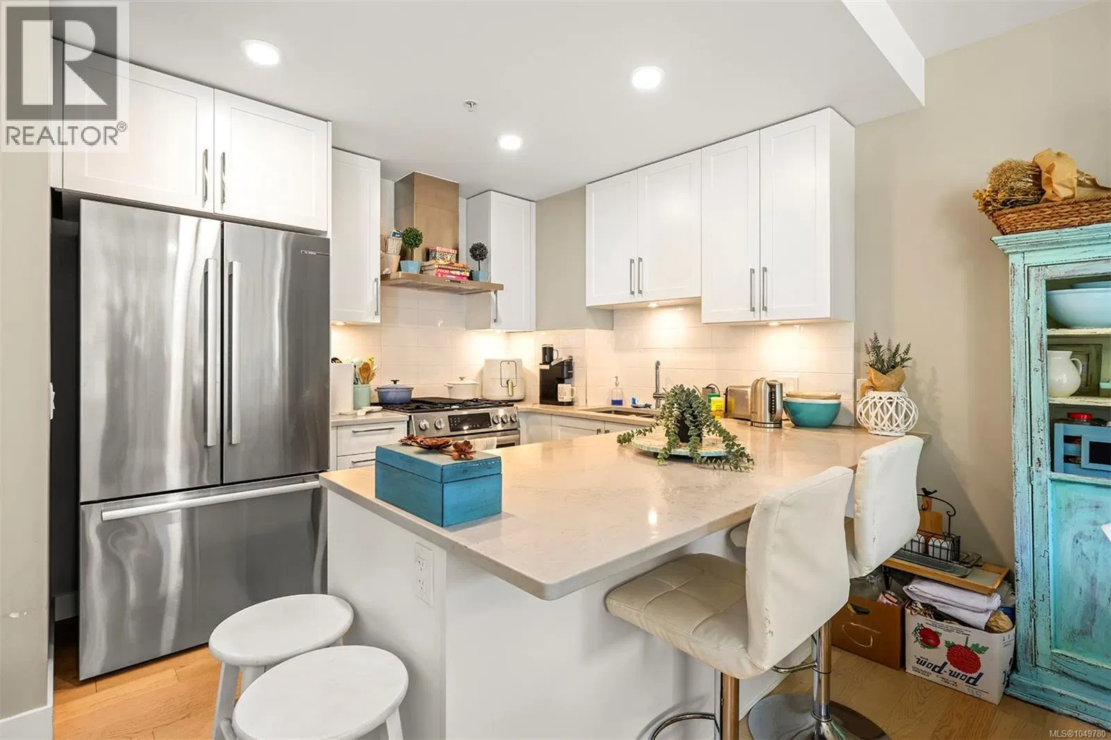 Photo 5 of 31 at #407 – 3529 Dolphin Drive
