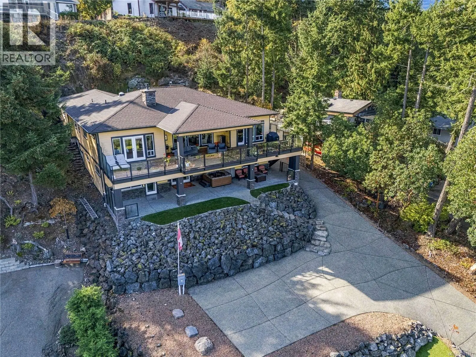 3030 Dolphin Drive