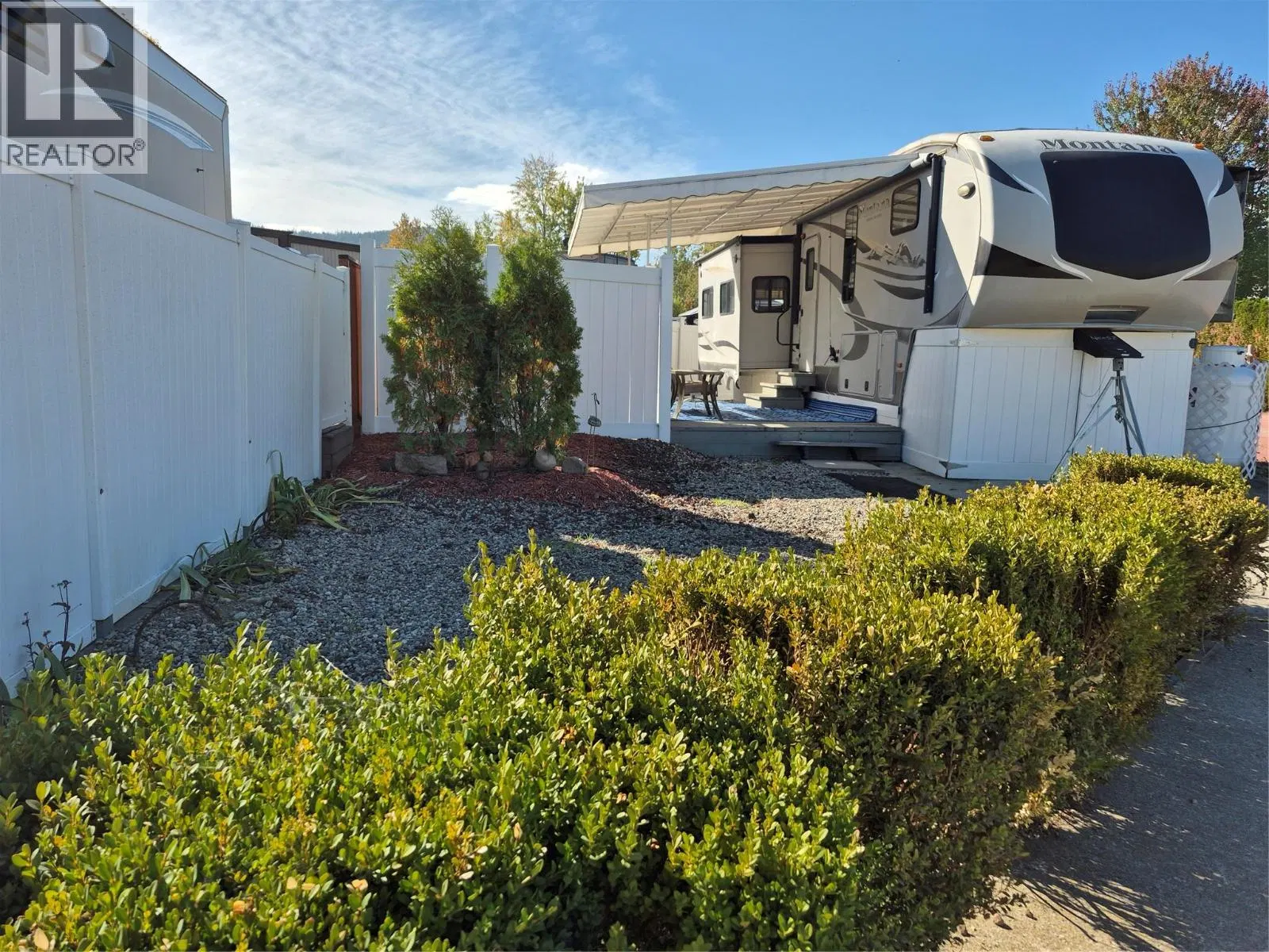 Photo 2 of 29 at #535 – 415 Commonwealth Road