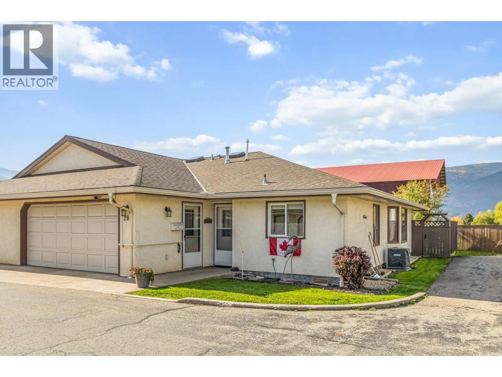 #20 – 151 8 Avenue