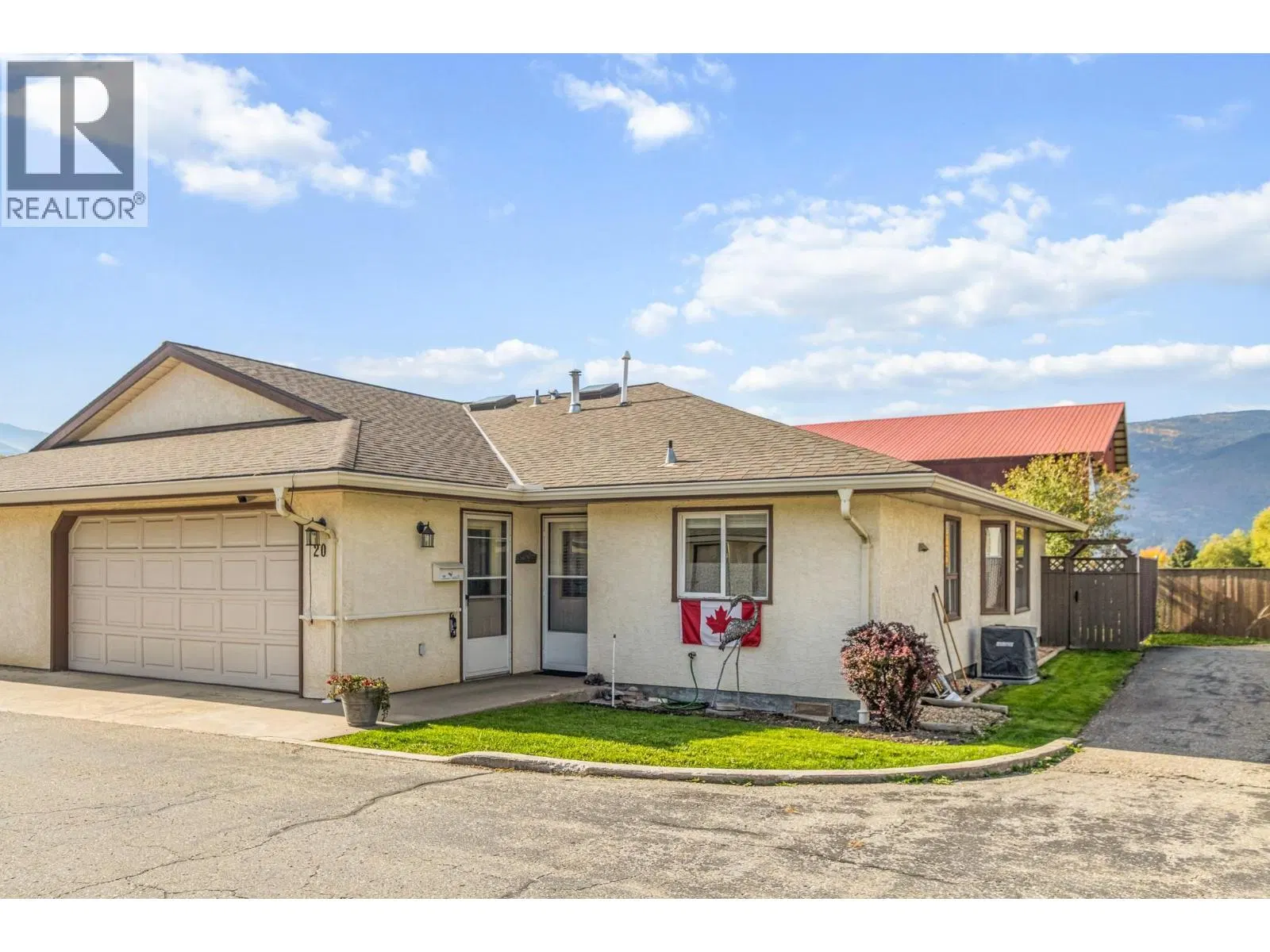 #20 – 151 8 Avenue