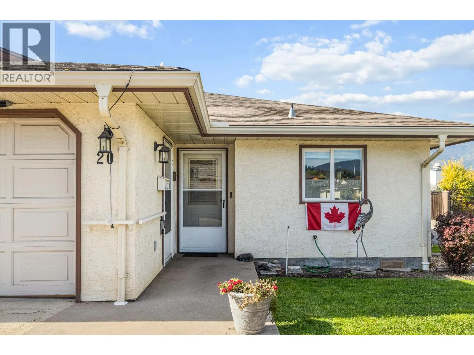 Photo 2 of 30 at #20 – 151 8 Avenue