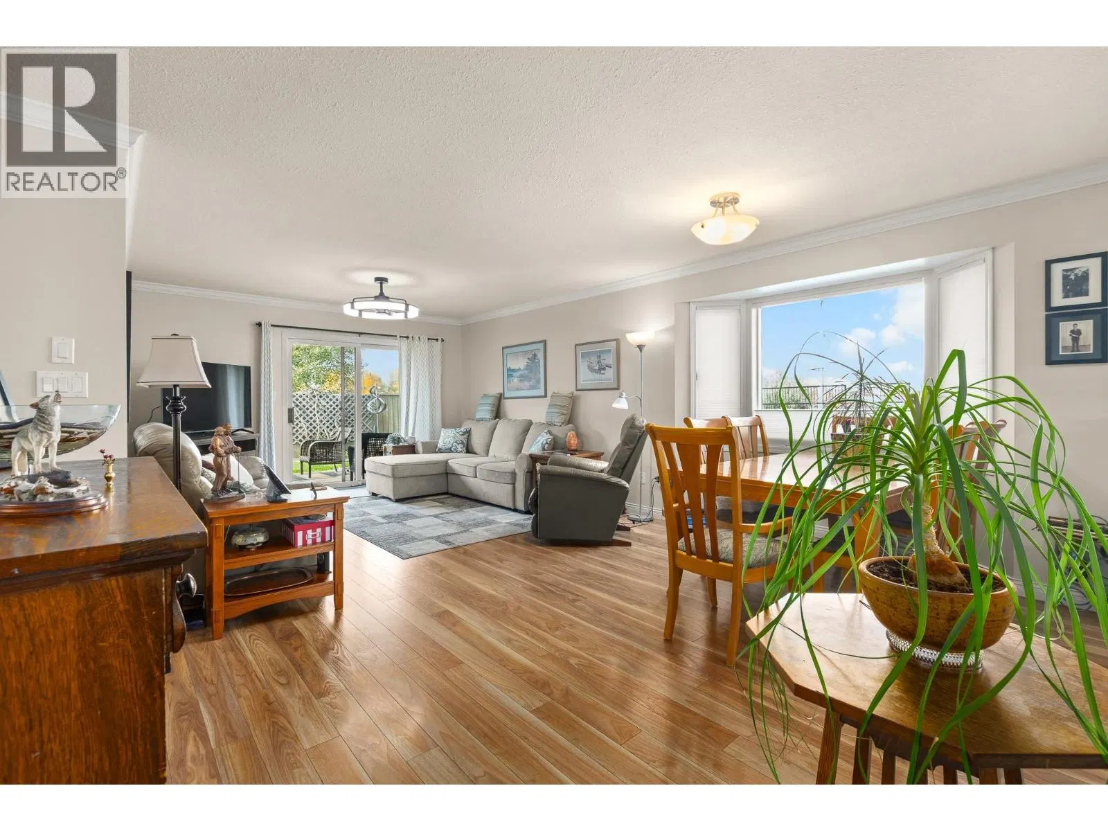 Photo 4 of 30 at #20 – 151 8 Avenue