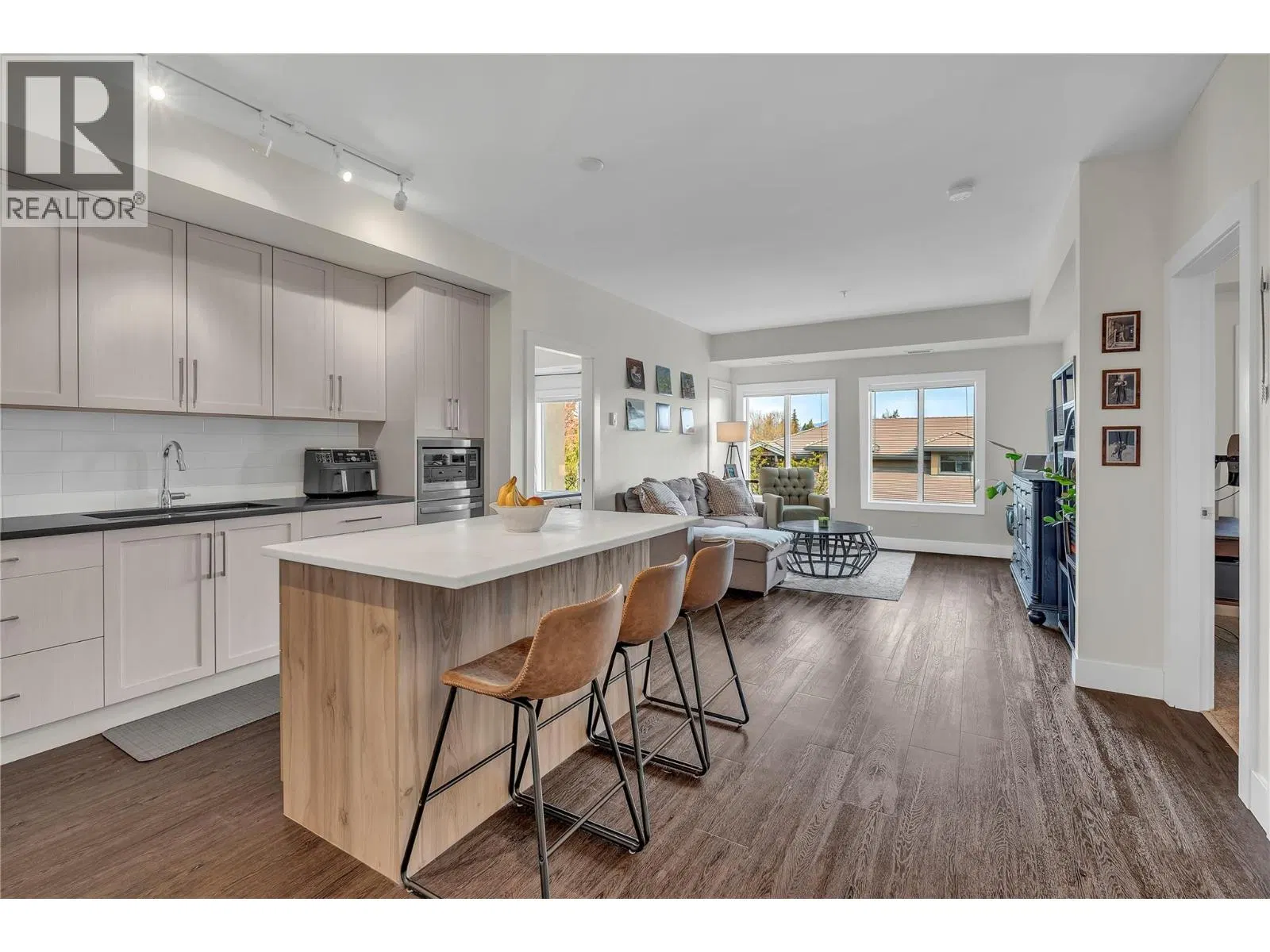 Photo 2 of 41 at #210 – 4380 Lakeshore Road