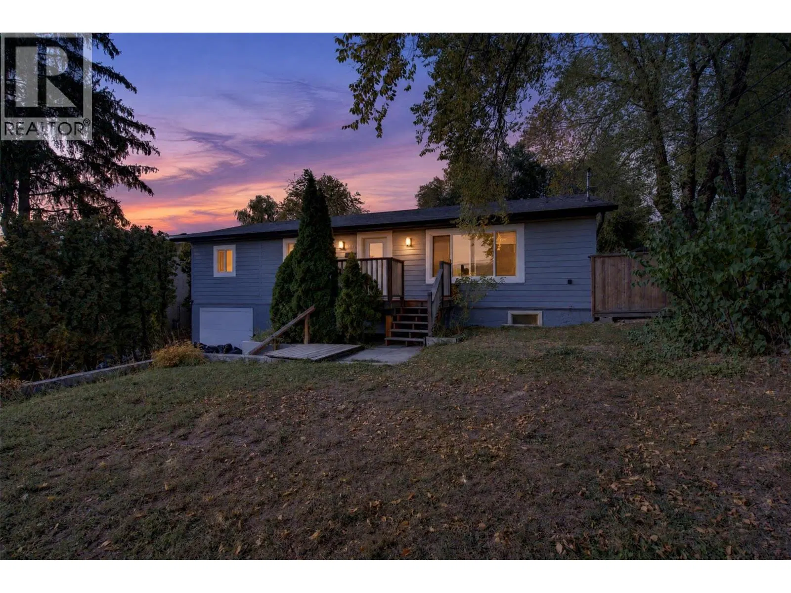 Photo 2 of 44 at 5113 27 Avenue