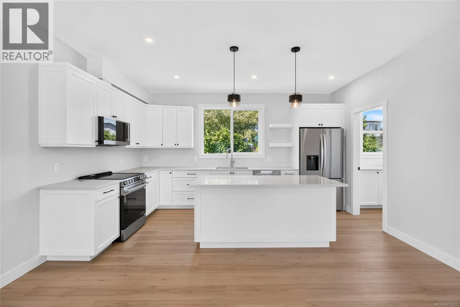 Photo 3 of 49 at 2022B Galerno Road