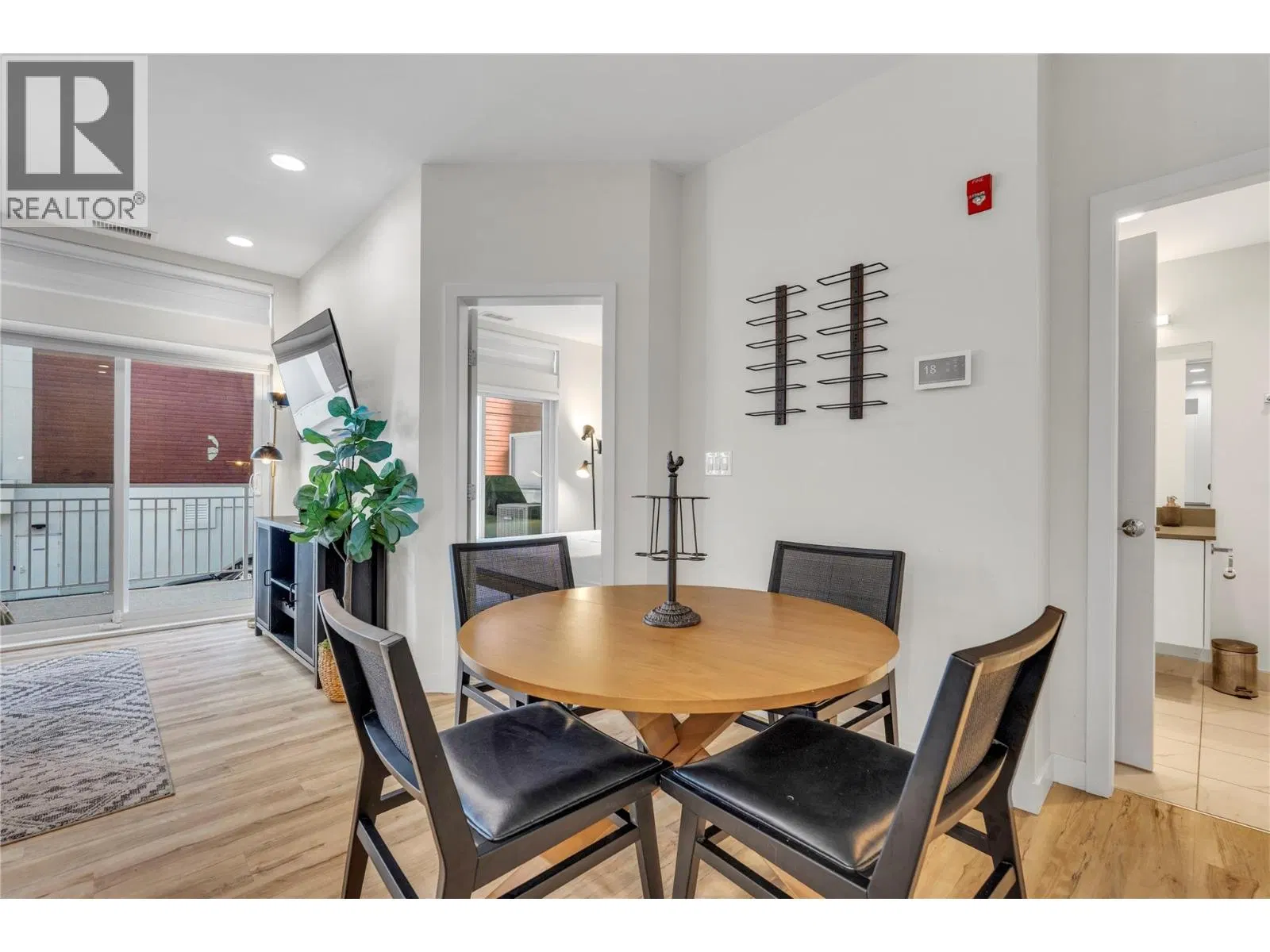 Photo 5 of 25 at #113 – 13417 Lakeshore Drive