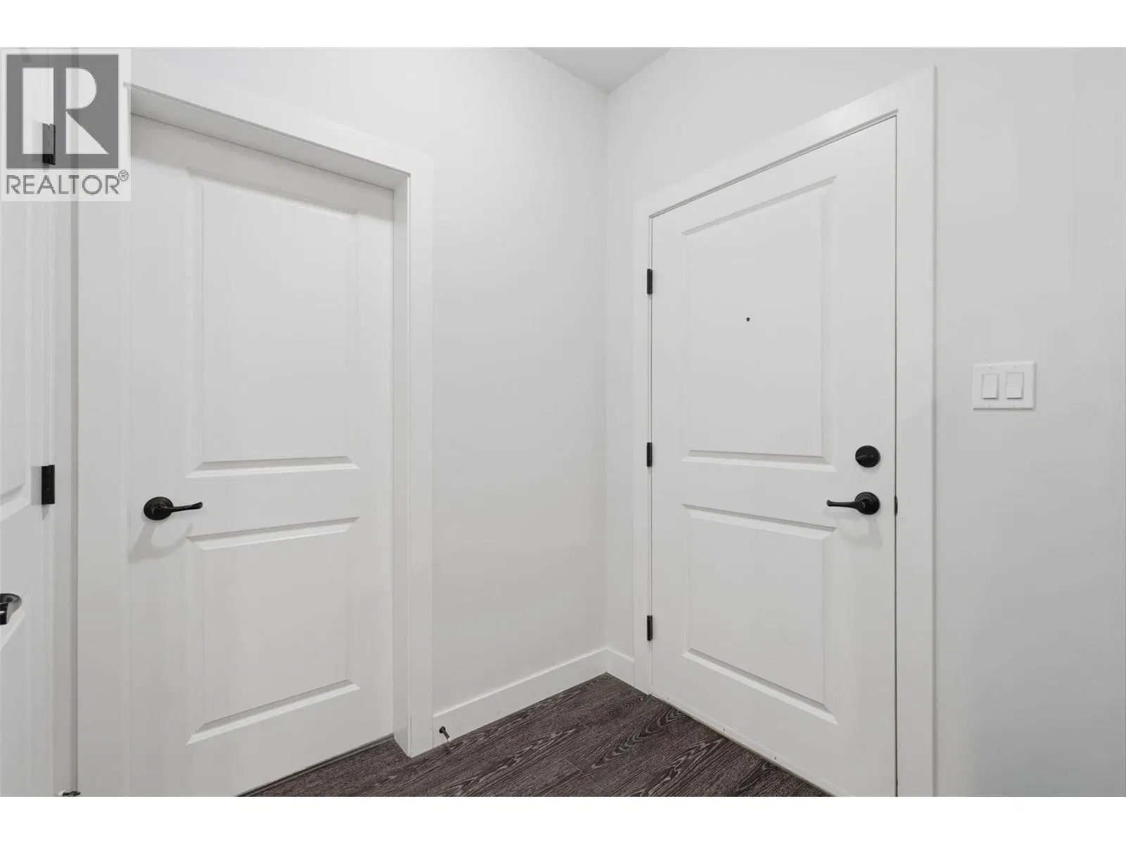 Photo 4 of 37 at #522 – 5170 DALLAS Drive