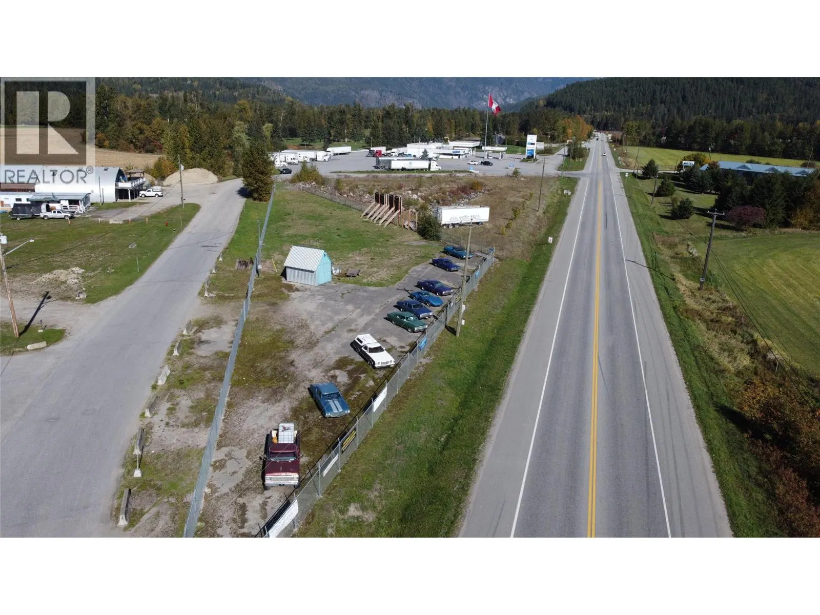 Photo 4 of 21 at 1310 Trans Canada Highway