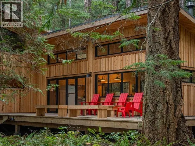 Photo 4 of 41 at Savary Island