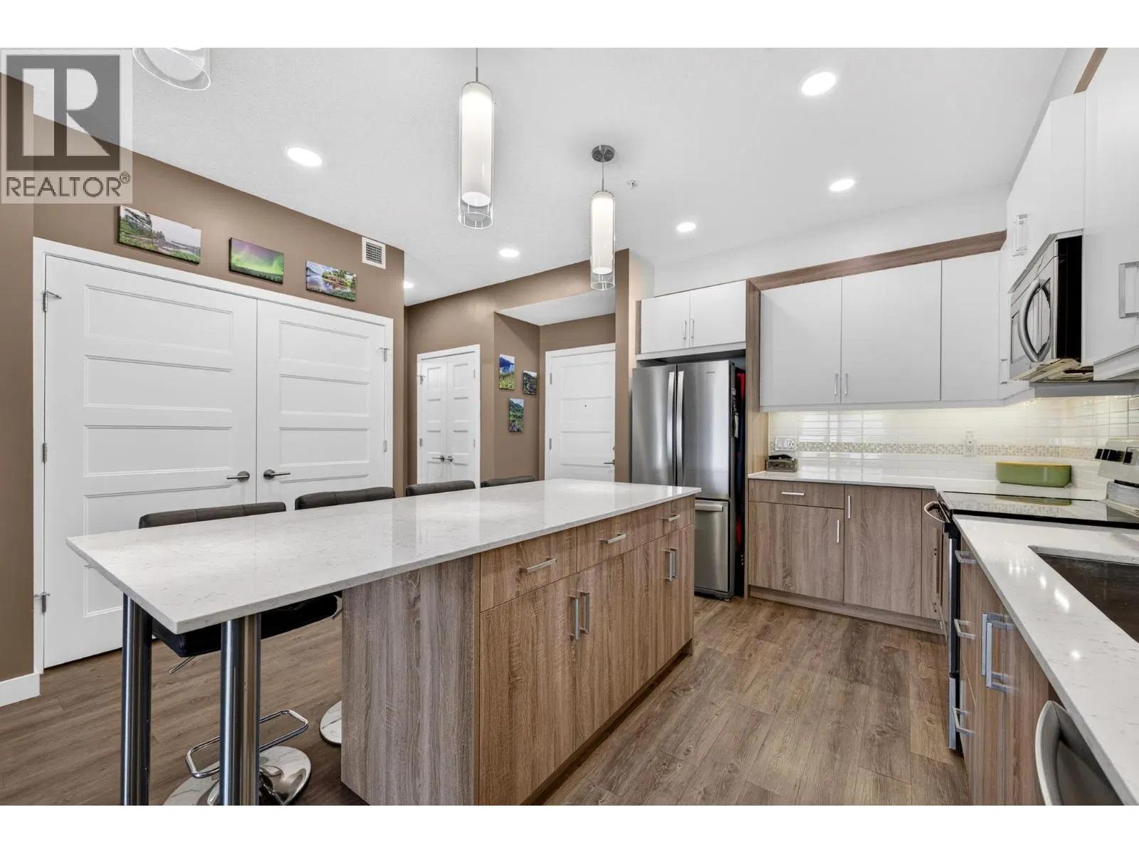 Photo 5 of 43 at #1205 – 410 5TH Avenue