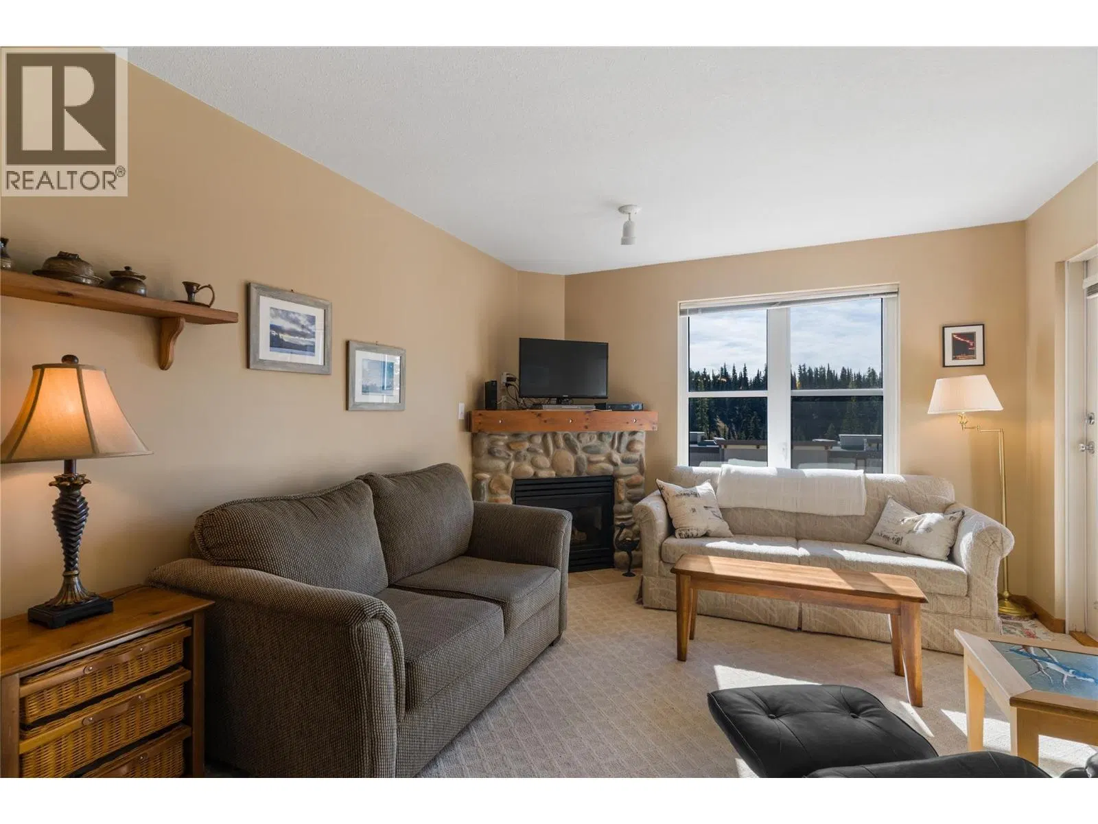 Photo 3 of 35 at #204 – 9802 Silver Star Road