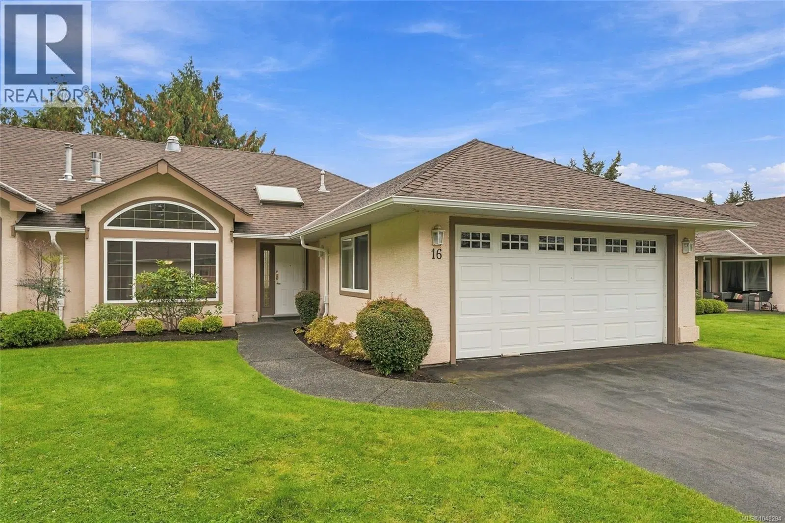 Photo 2 of 47 at #16 – 850 Arbutus Street