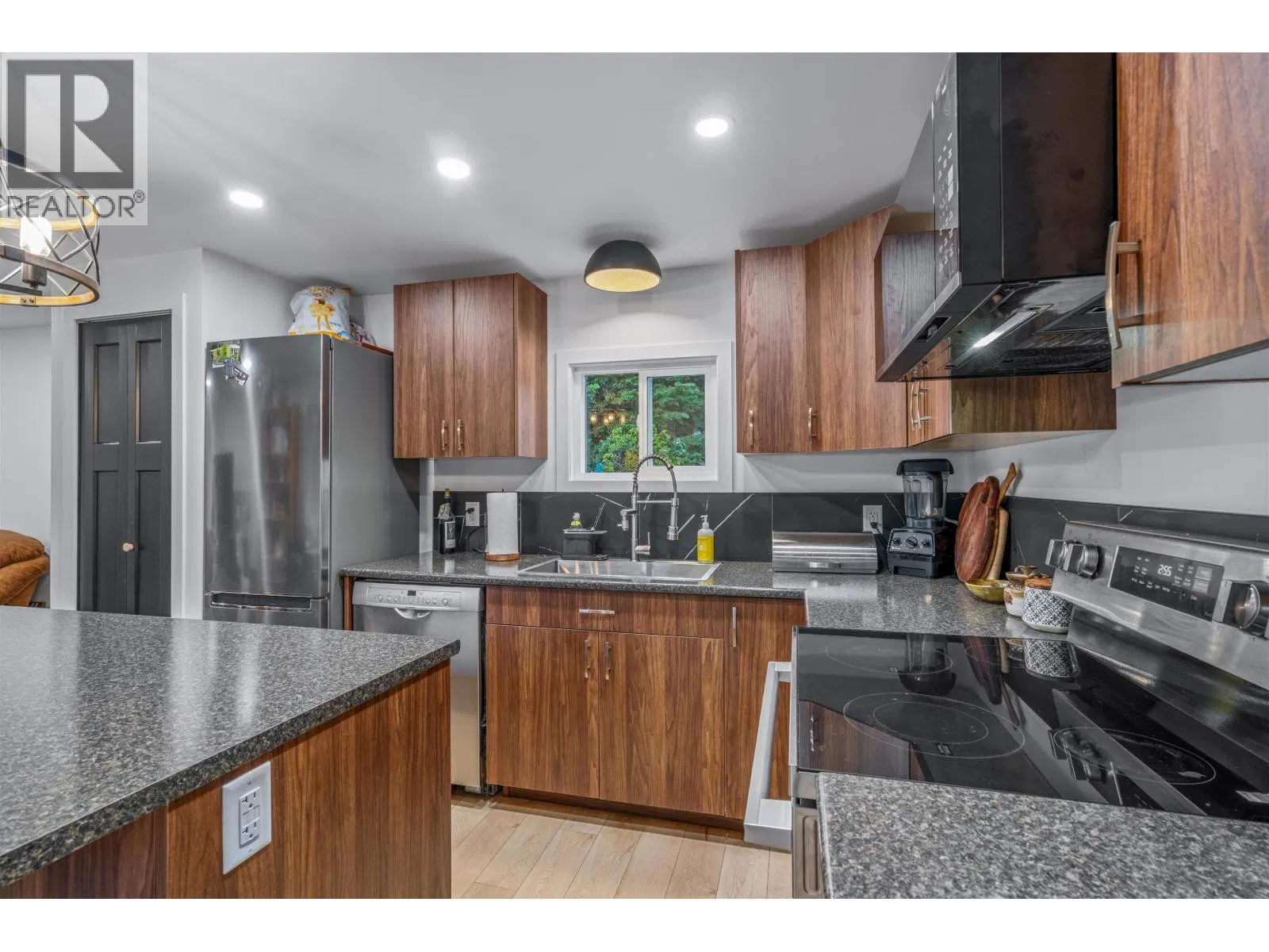 Photo 2 of 17 at 4086 NORDIC Drive