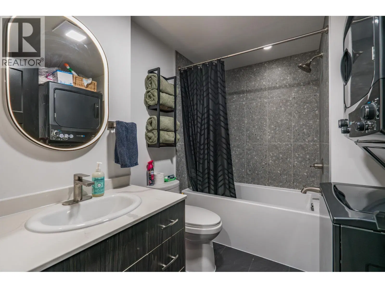 Photo 5 of 17 at 4086 NORDIC Drive
