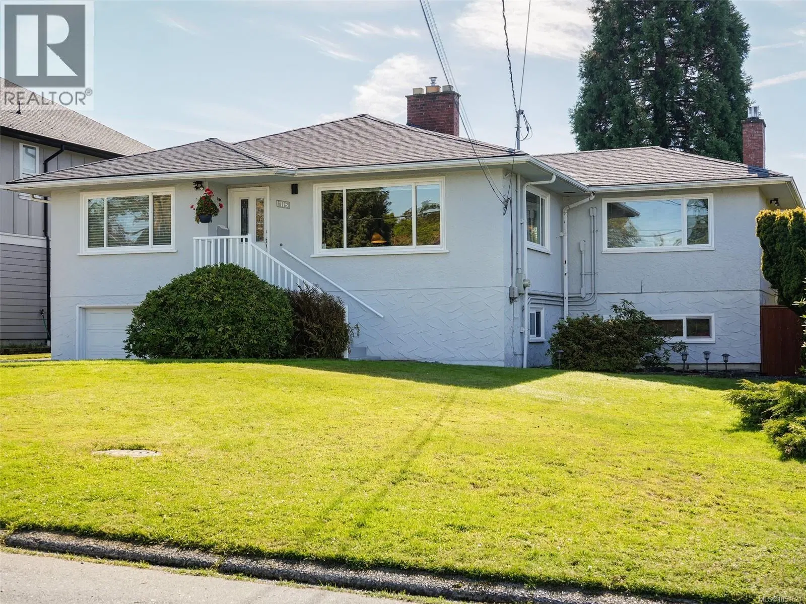 Photo 1 of 32 at 1715 Cedar Avenue
