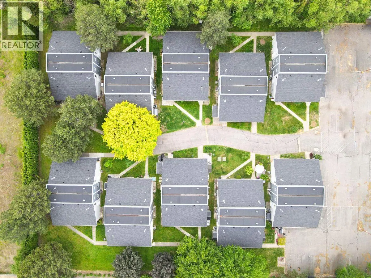 Photo 4 of 21 at #202 – 3155 Gordon Drive