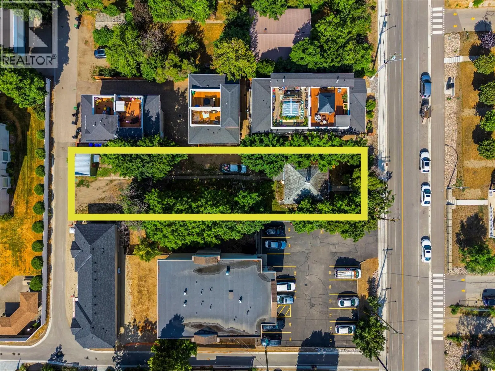 Photo 4 of 12 at 3802 32 Avenue