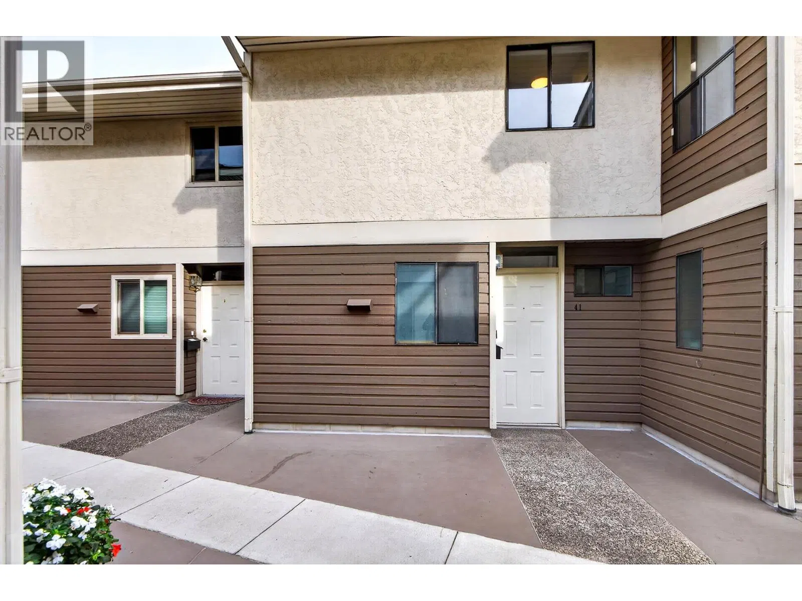 #41 – 145 NICOLA Street