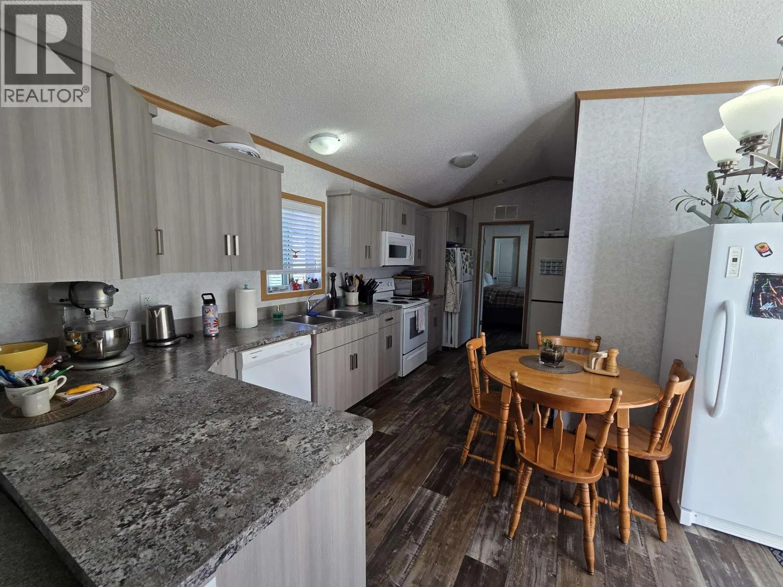 Photo 4 of 20 at #121 – 5204 ACKROYD Street