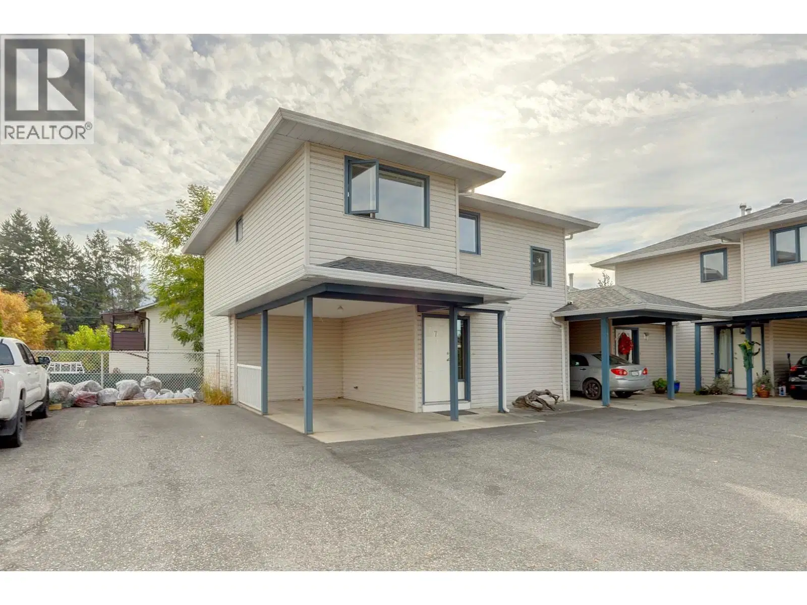 #7 – 4209 25 Street