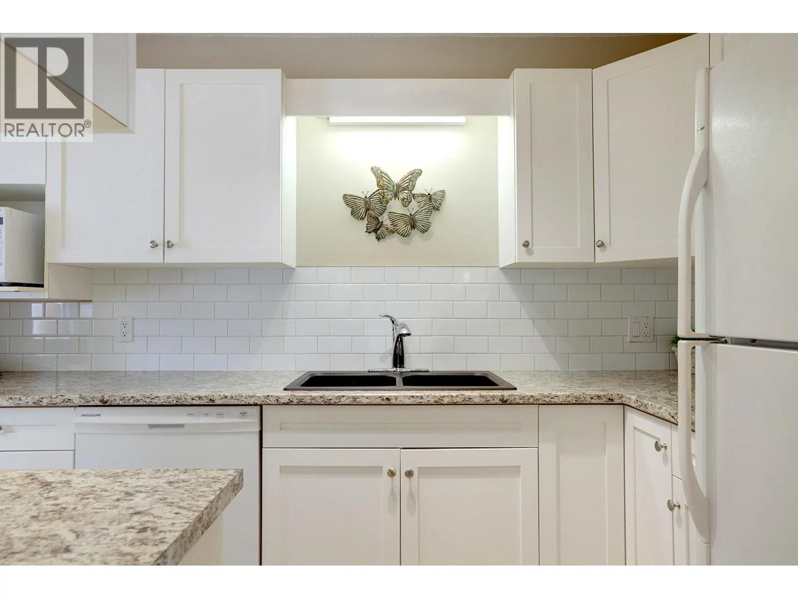 Photo 4 of 42 at #7 – 4209 25 Street