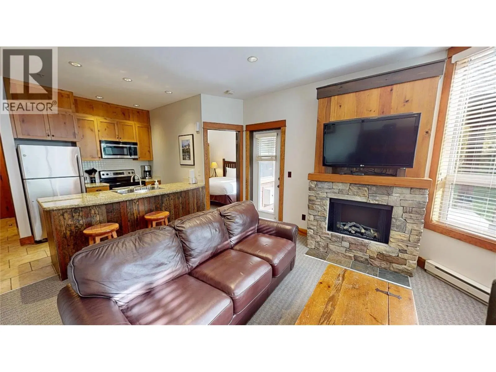 Photo 5 of 33 at #613B – 4559 Timberline Crescent