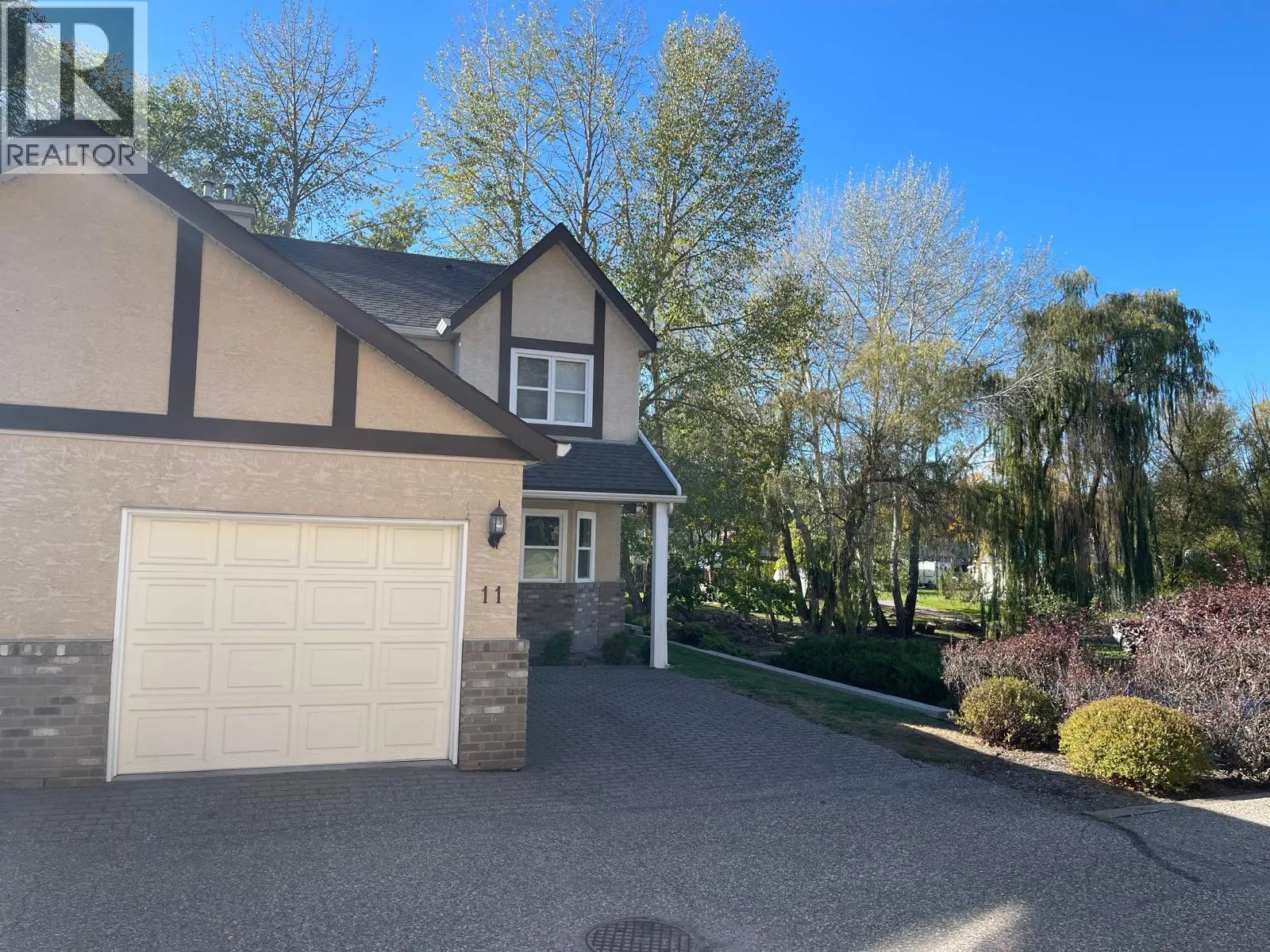 Photo 3 of 47 at #11 – 401 Browne Road