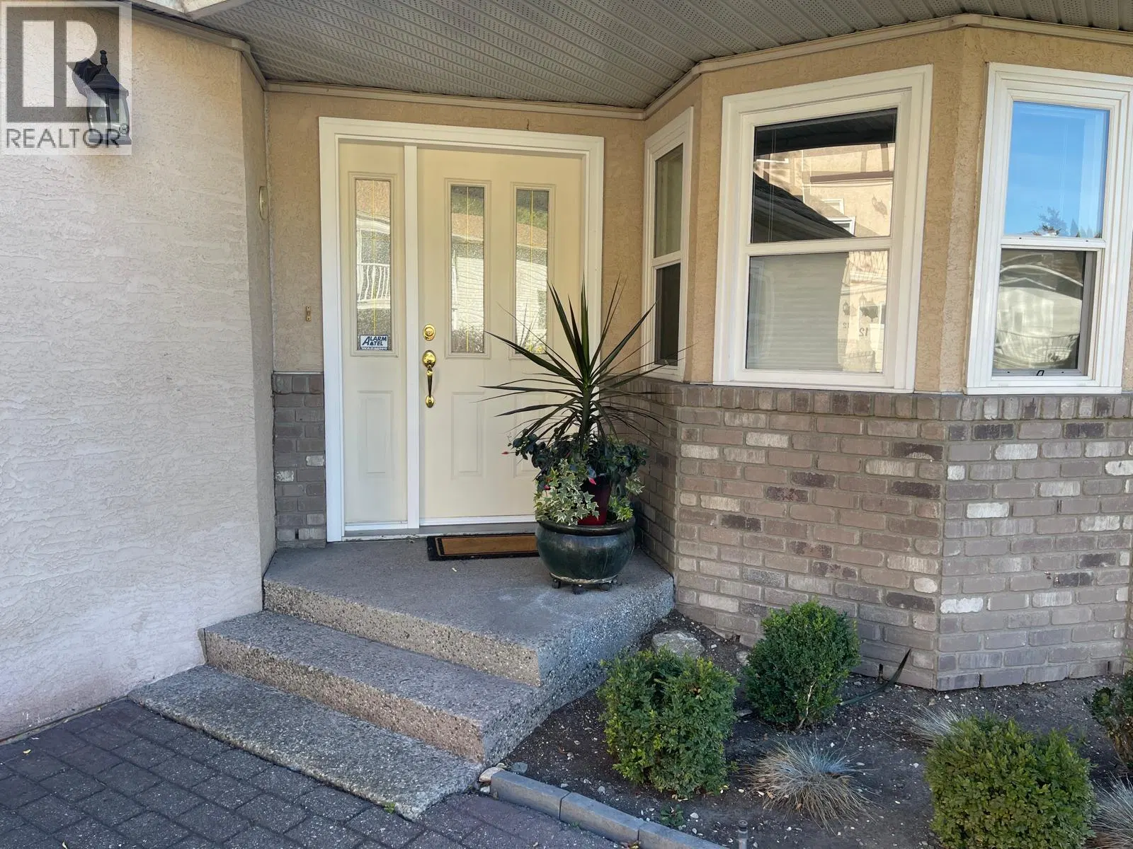 Photo 4 of 47 at #11 – 401 Browne Road