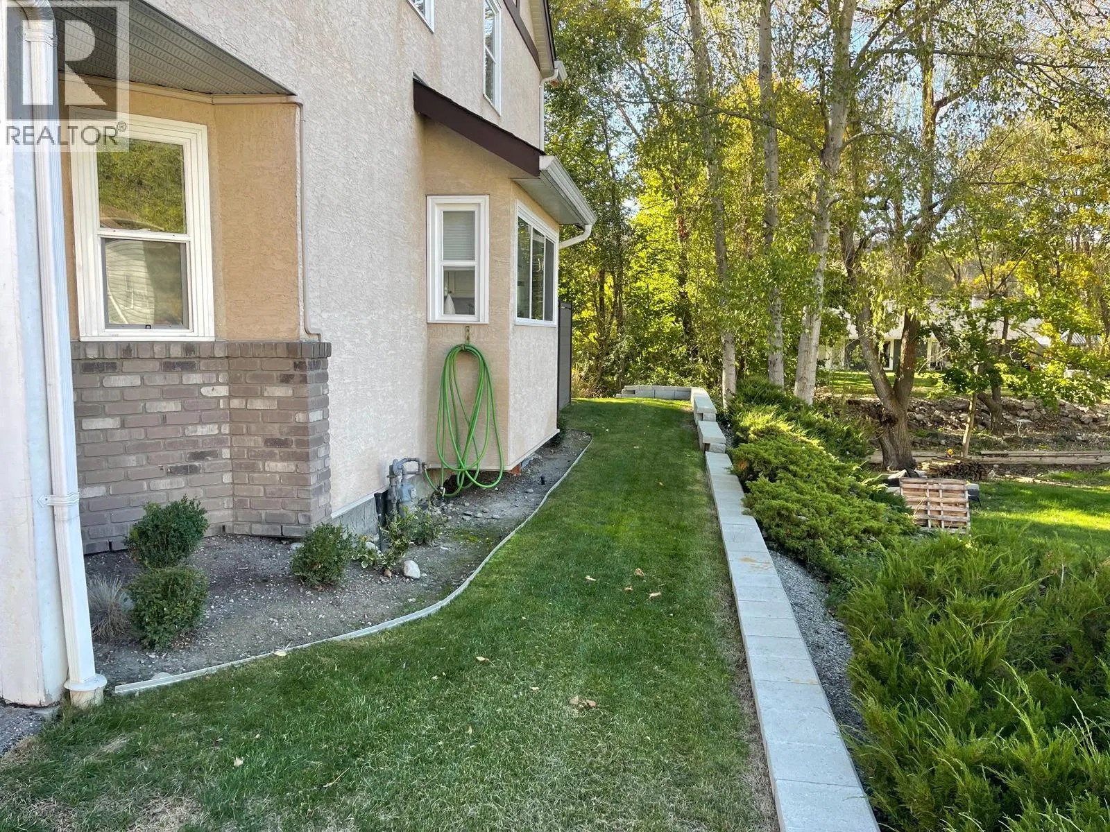 Photo 5 of 47 at #11 – 401 Browne Road