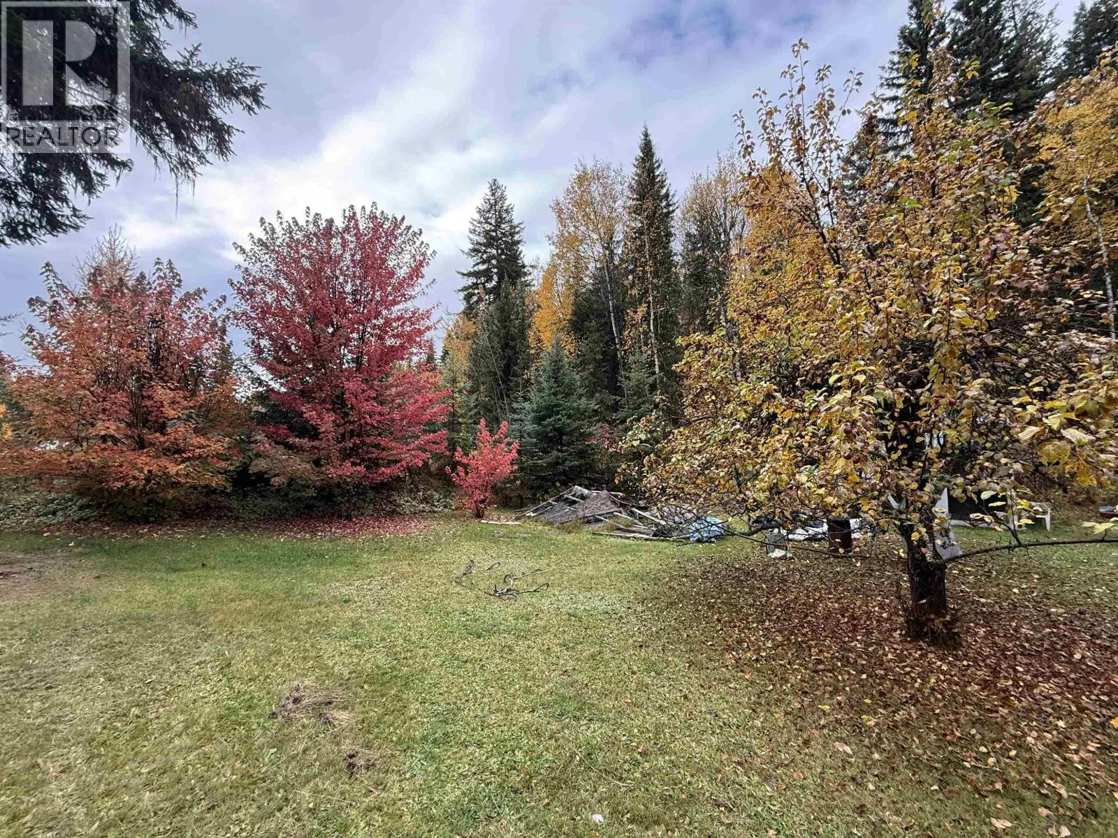 Photo 4 of 40 at 2064 WEST FRASER Road