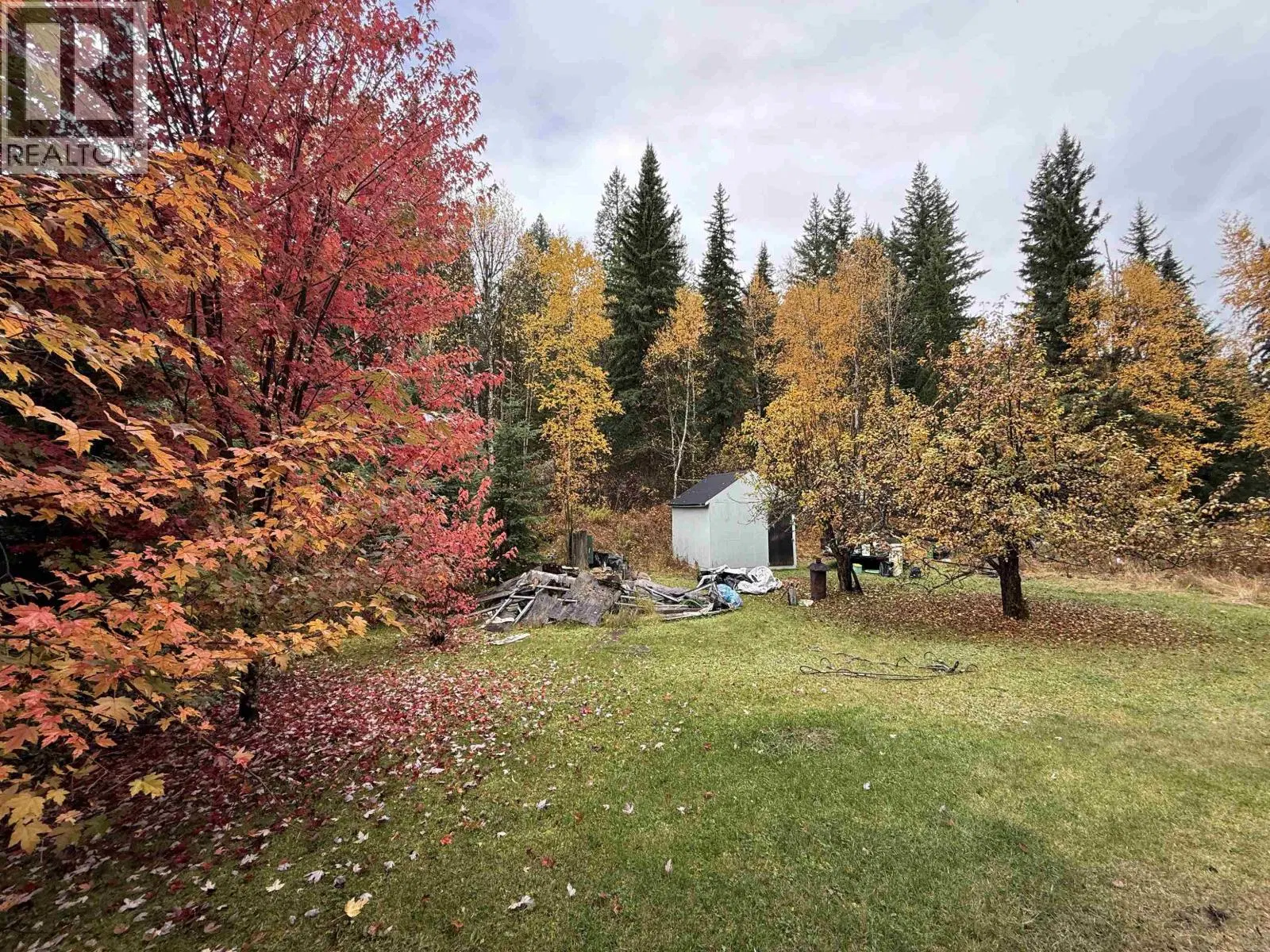 Photo 5 of 40 at 2064 WEST FRASER Road