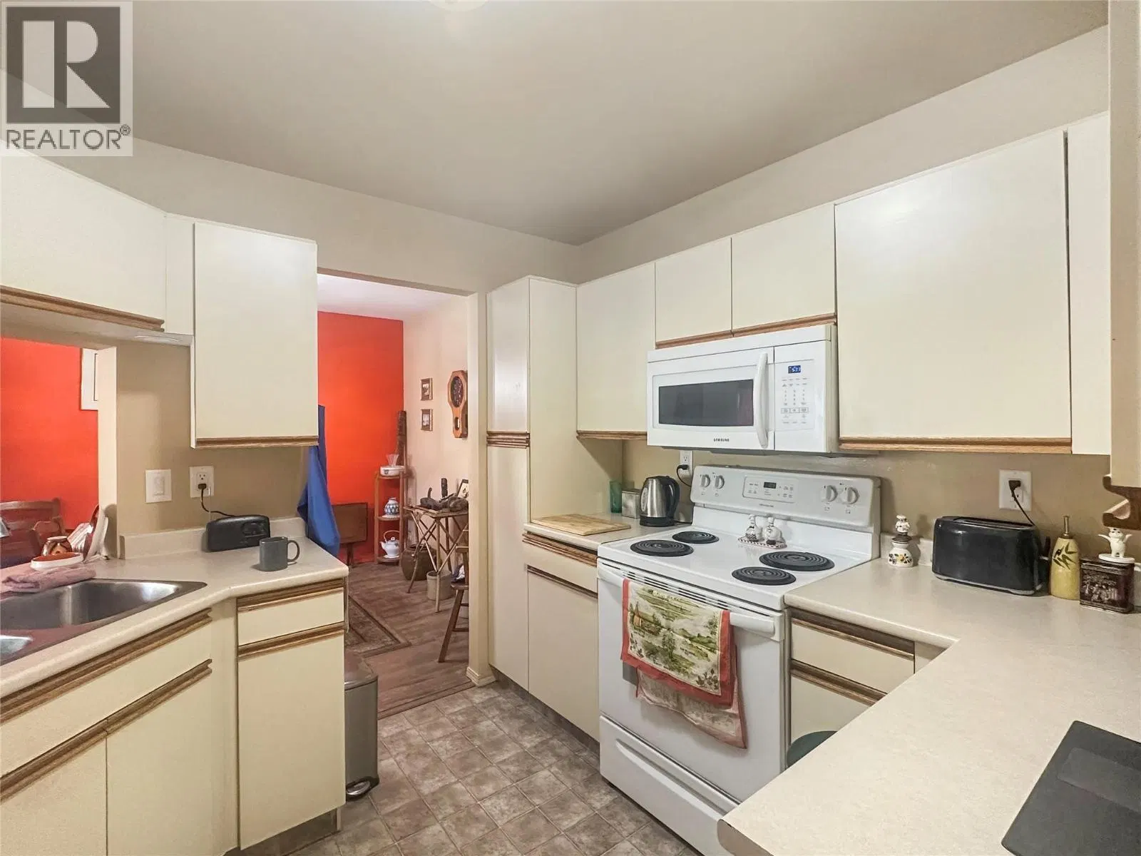 Photo 2 of 27 at #211 – 337 MCKINNEY Road