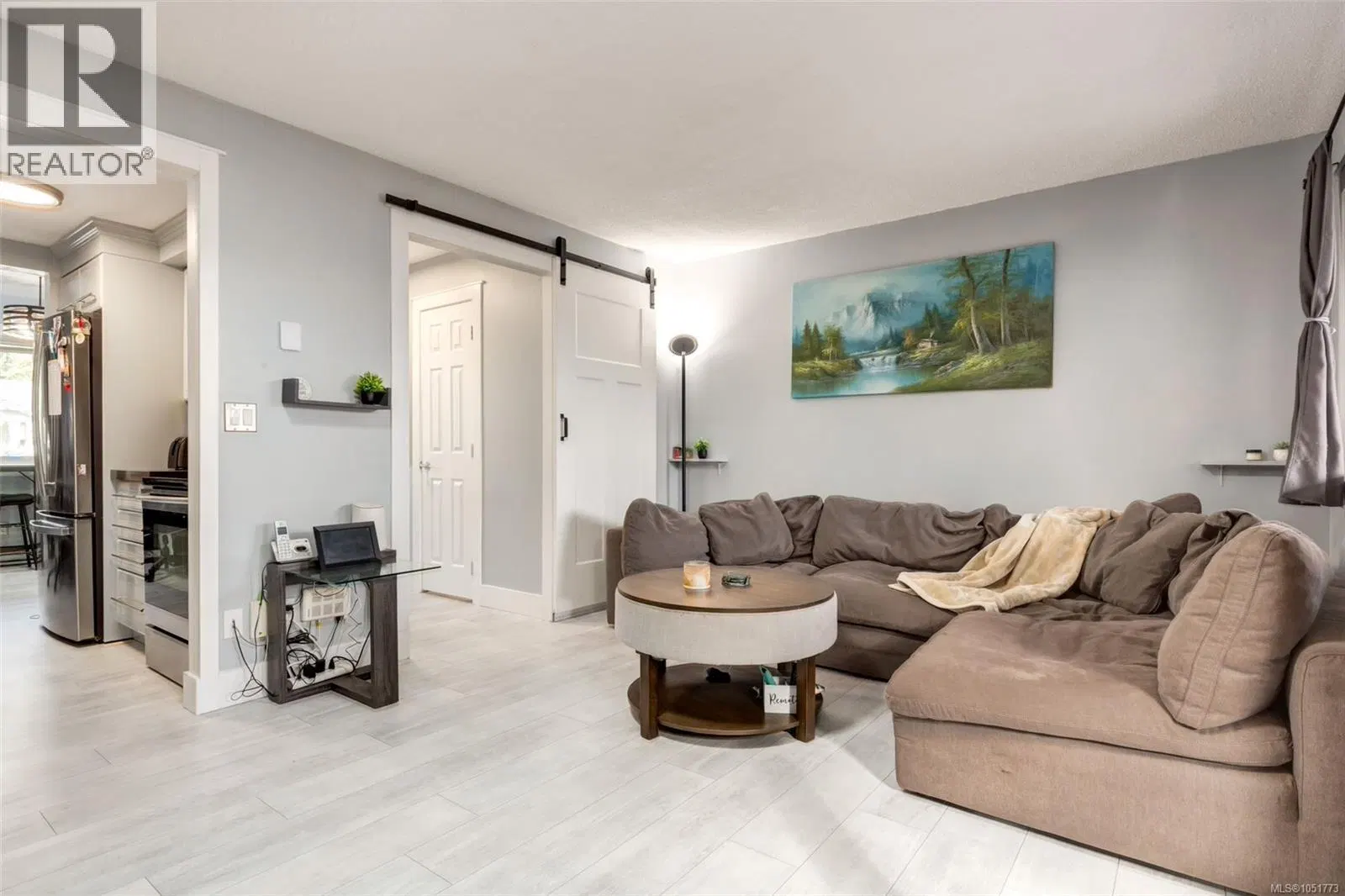 Photo 4 of 21 at #12 – 285 Harewood Road