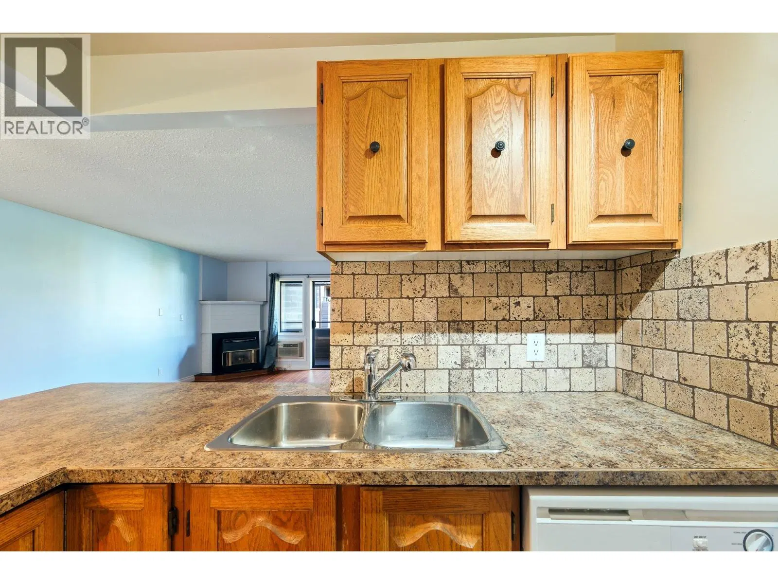 Photo 2 of 30 at #303 – 1801 32 Street