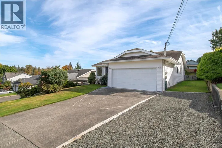 Photo 3 of 41 at 1667 Meadowbrook Drive
