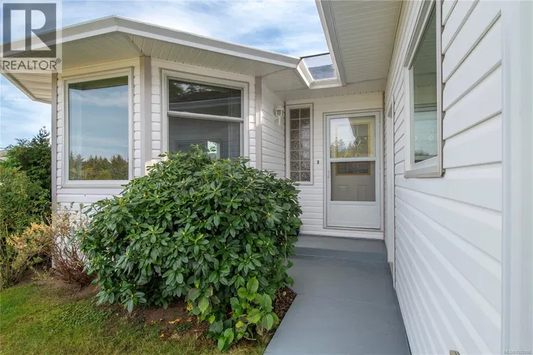 Photo 4 of 41 at 1667 Meadowbrook Drive
