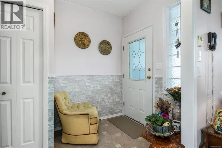 Photo 5 of 41 at 1667 Meadowbrook Drive