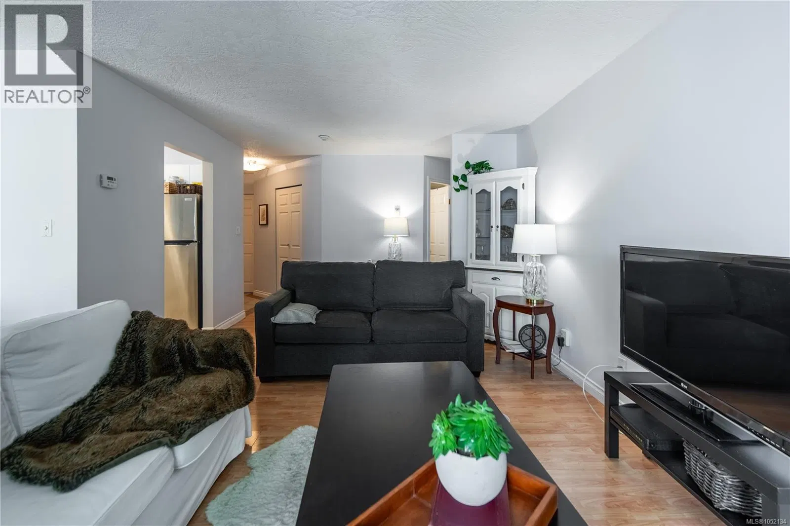 Photo 4 of 27 at #304 – 832 Fisgard Street