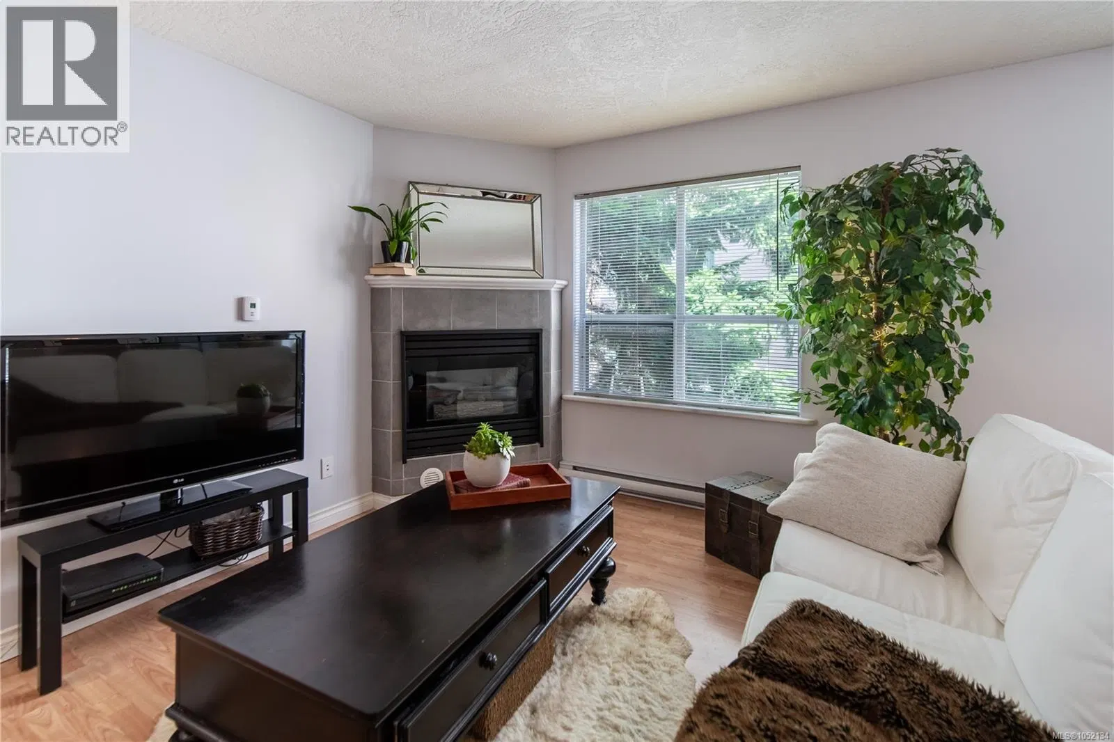 Photo 5 of 27 at #304 – 832 Fisgard Street