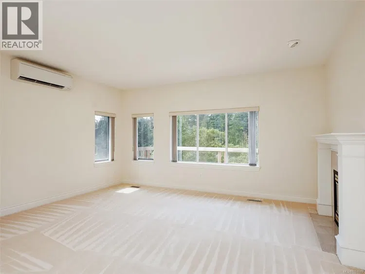 Photo 4 of 47 at #77 – 530 Marsett Place