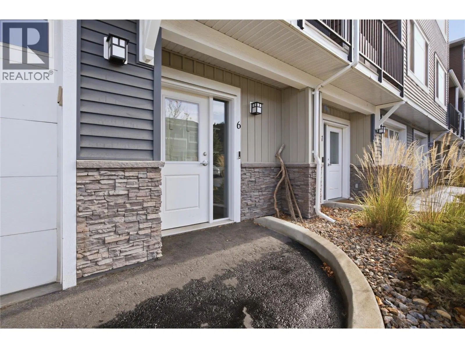Photo 5 of 34 at #6 – 1711 COPPERHEAD Drive