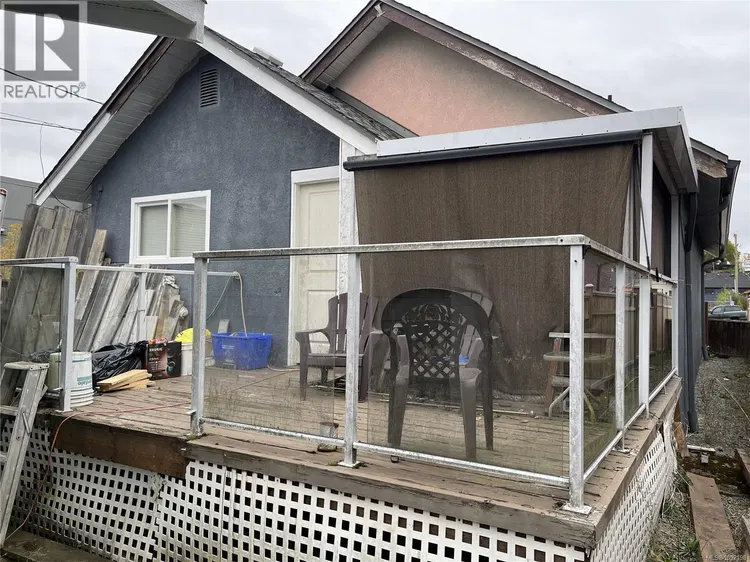 Photo 2 of 16 at 2868 3rd Avenue